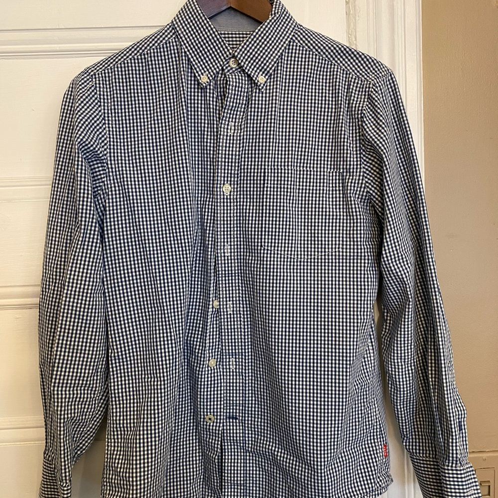 Izod button down
